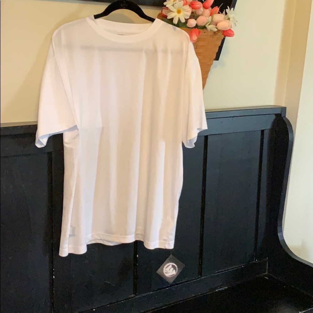 Wickid performance XL white tempradry top